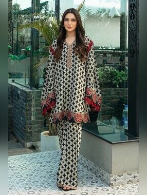 Two-Piece Set By Vanya